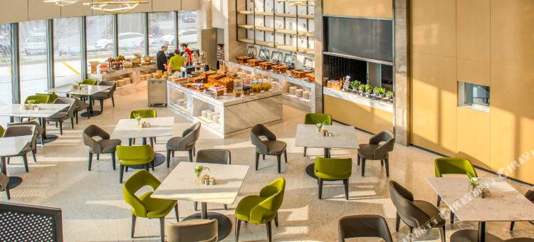 中山坦洲合胜百货亚朵酒店图片