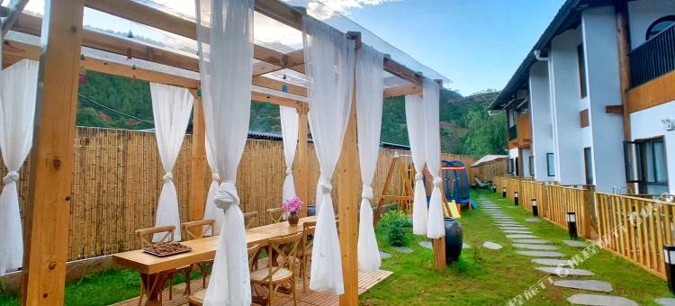 泸沽湖子悦山舍客栈图片