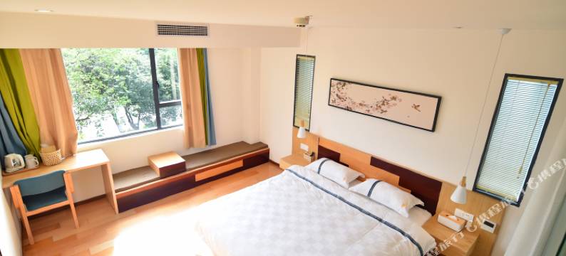 逸思聆江青年旅舍(桂林两江四湖象山公园店)图片