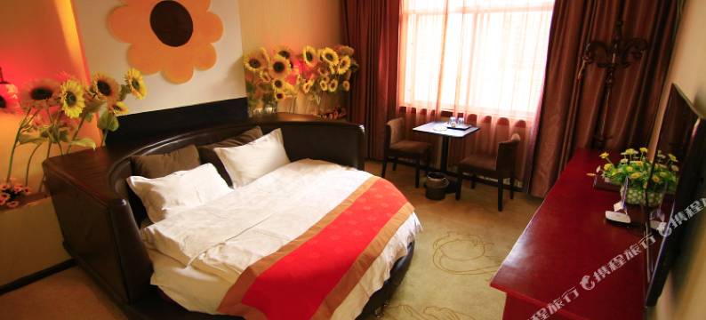 丽江七彩云霞主题酒店图片