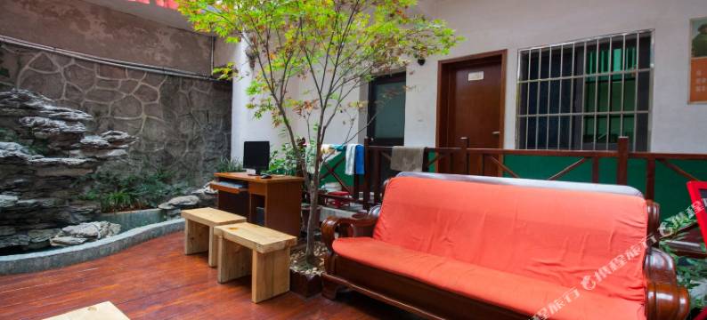 八戒青年旅舍(韶山风景区店)图片