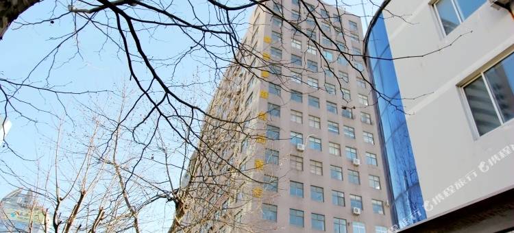 青岛梵艺酒店(五四广场延安三路地铁站店)图片