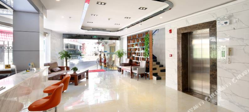 蓝海一号海岸酒店(三亚大东海浴场夏日百货店)图片