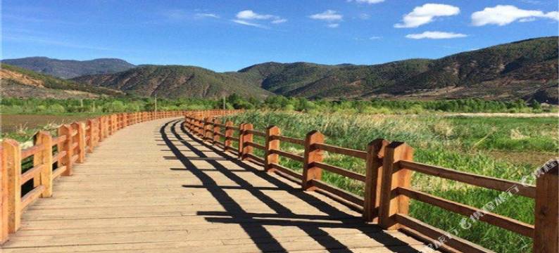 泸沽湖湖光山舍客栈图片