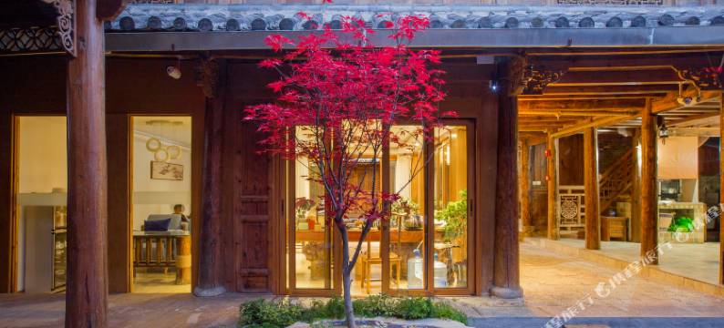 丽江古城四方街秦晋王府客栈图片