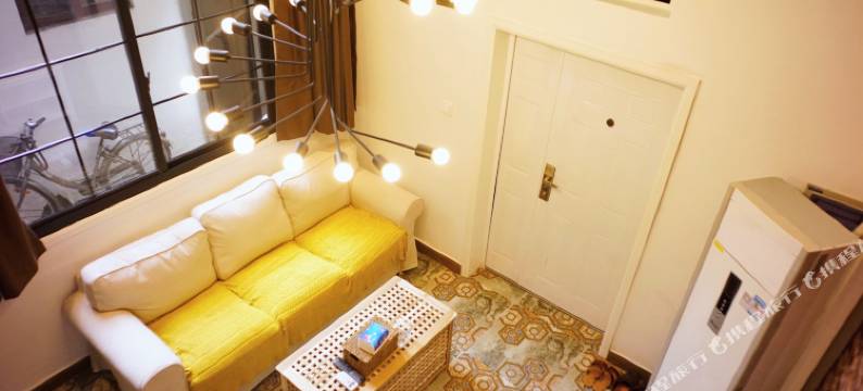 Hiroom都市设计民宿(上海成都南路店)图片