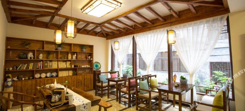 忆光年精品客栈(凤凰虹桥店)图片