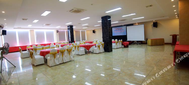 永广场酒店(Vinh Plaza Hotel)图片