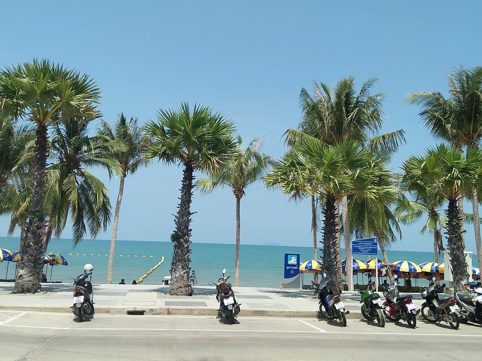 Jomtien Palm Beach Hotel and Resort Over view