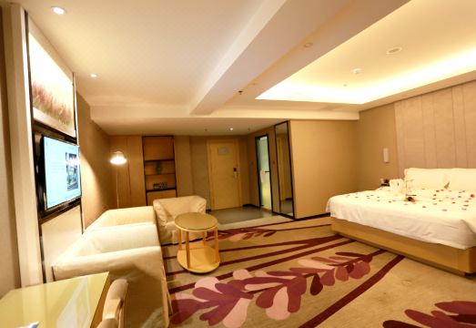 Lavande Hotel (Zhuanghe Xiangyang Road) Hotel Overview