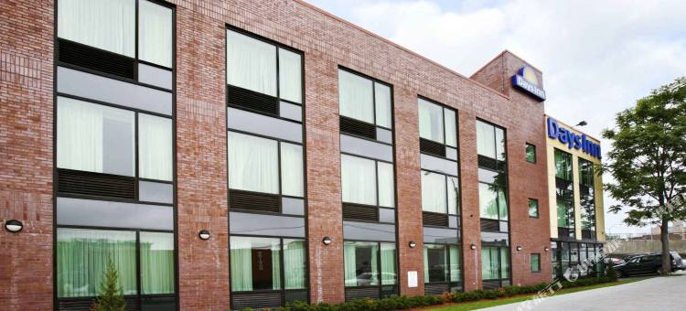 布朗克斯戴斯酒店-近体育场(Days Inn by Wyndham Bronx Near Stadium)图片