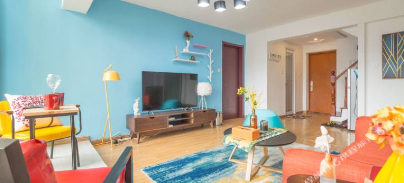 济南千佛山大明湖趵突泉泉城中心豪华四居室复式图片