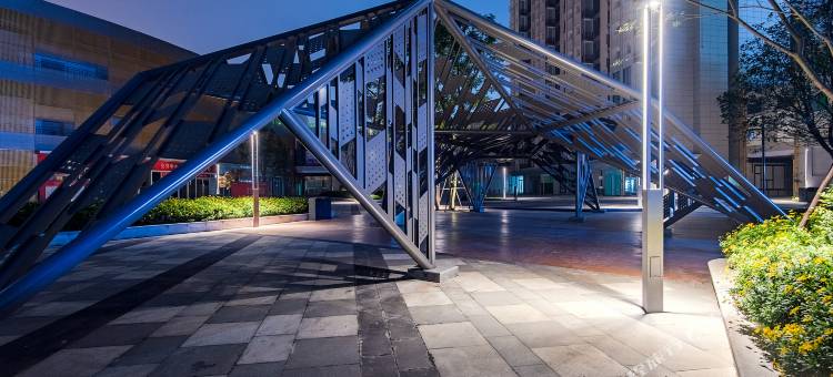 成都斯维登度假公寓(五粮液文化体育中心店)图片