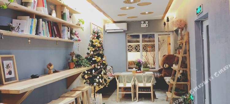 烟台花院里民宿(滨海中路店)图片