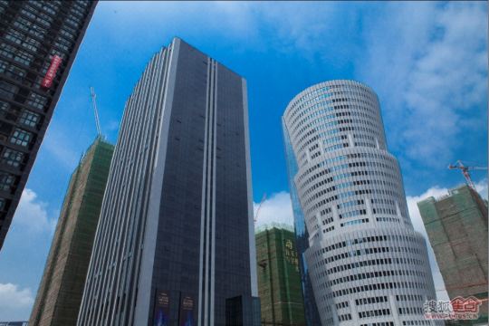 选择房间开业:2015重庆顺钛酒店位于龙头寺动力国际,紧邻重庆北站