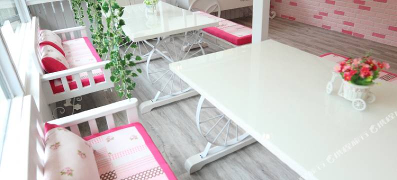 幸福加油站電梯民宿图片