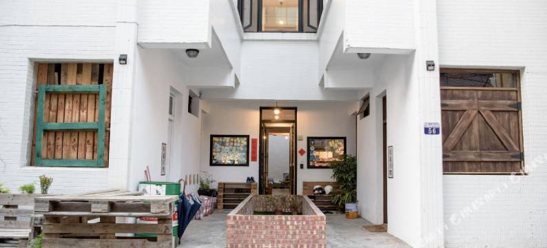 台中框框背包客栈图片