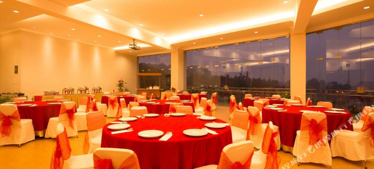 奇安朱尔西帕纳斯酒店(Hotel Cianjur Cipanas)图片