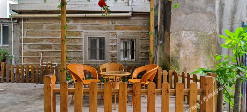 厦门海边听浪(环岛路黄厝店)图片