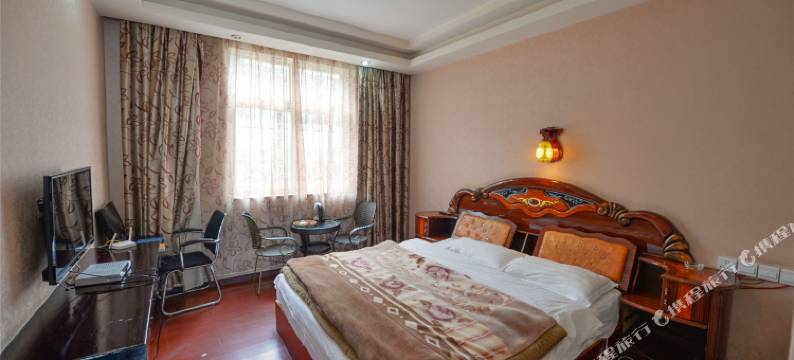 丽江七彩云酒店图片