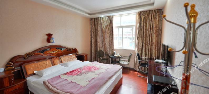 丽江七彩云酒店图片