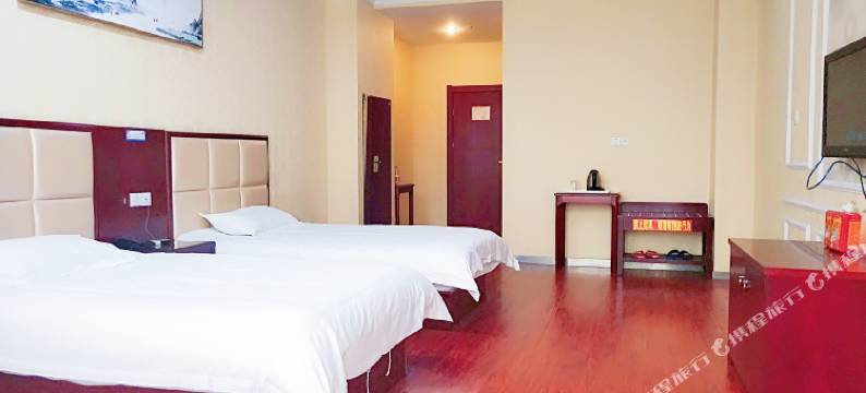 郑州豫鼎商务酒店(北龙湖湿地公园柳林地铁站店)图片