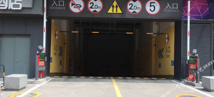 都市118·精选酒店(青岛城中城凤岗地铁店)图片