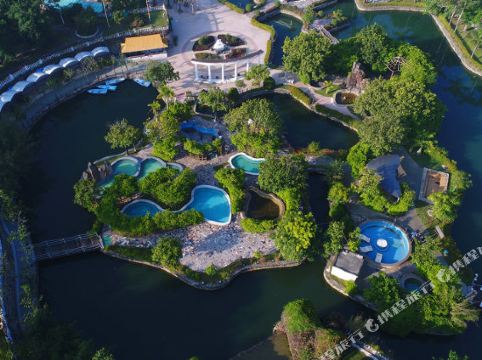 您的位置: 首页 酒店预订 汕头酒店 > 汕头莲花山温泉度假村  299起