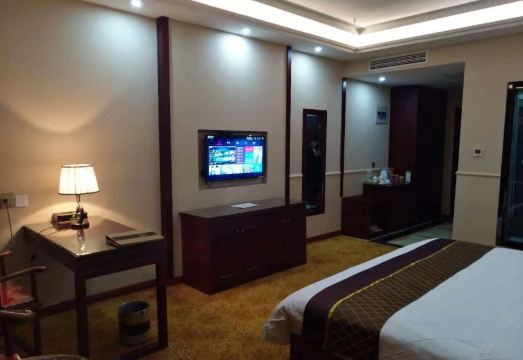 Luxotel Inn Hotel Overview