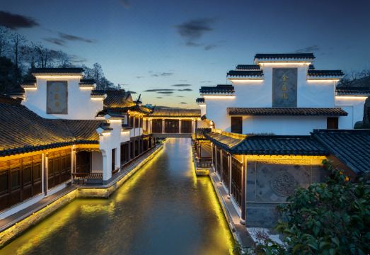 南京夫子庙夜泊秦淮水街酒店外景图