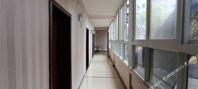 江油怡合苑商务宾馆(火炮街江油一中店)图片