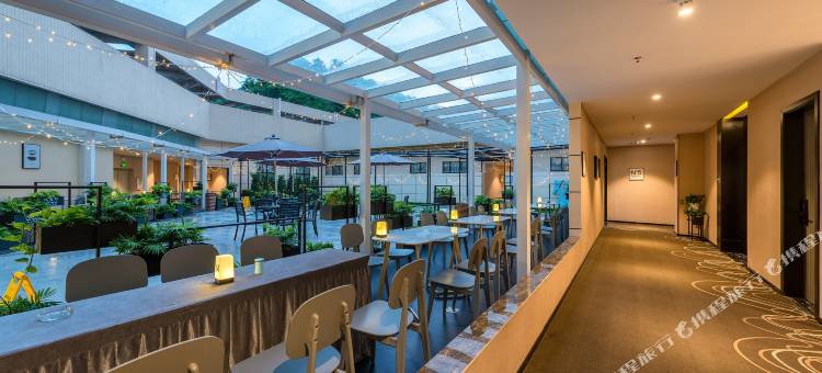 希安轻雅酒店(英德市中心店)图片