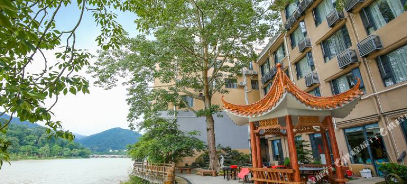 广州流溪河畔大酒店图片