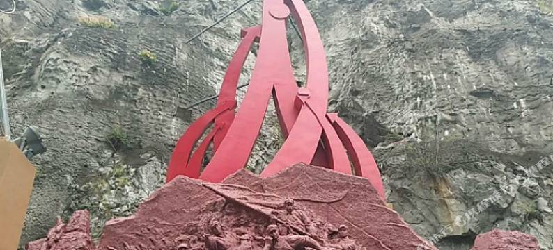 泸定春景宾馆图片