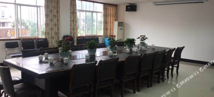 派酒店(重庆江北国际机场空港广场轻轨站店)图片