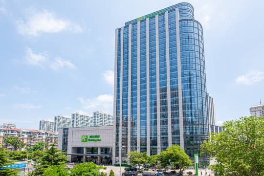 青島中心假日酒店