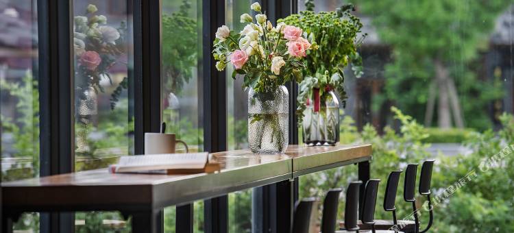 寂静欢喜·墅院客栈(开封清明上河园万岁山武侠城店)图片