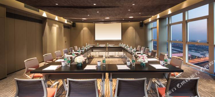 扬州东高铁站美居酒店(京杭大运河店)图片