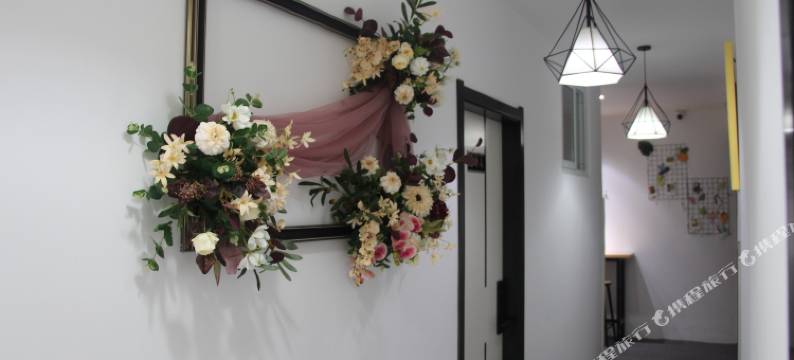 星海轻奢民宿(开封清明上河园店)图片