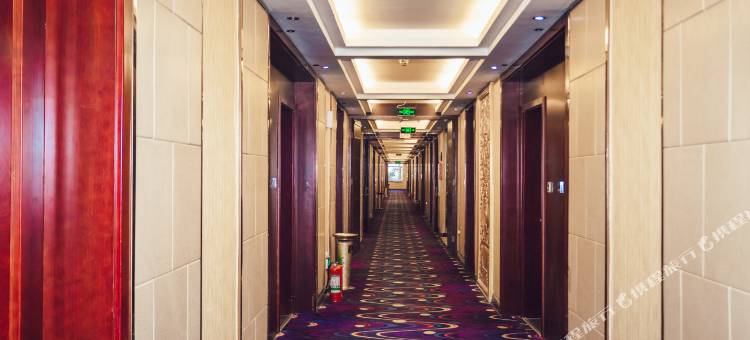 天悦假日酒店(濮阳汽车站店)图片