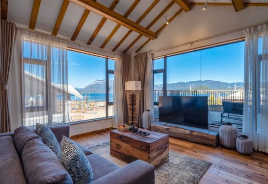 Vine Villa Hotel Overview