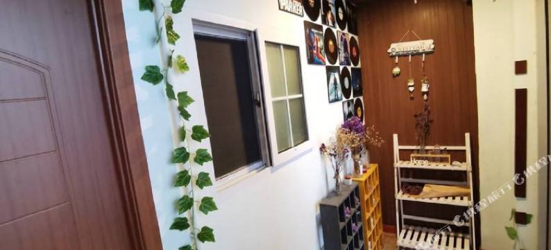 青岛依帆小栈青年旅舍(青岛火车站中山路地铁站店)图片