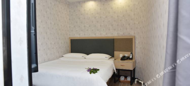 速8酒店(乌鲁木齐五一路店)图片