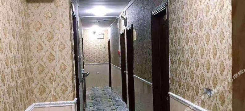 云都商务酒店(都匀沸城公寓店)图片