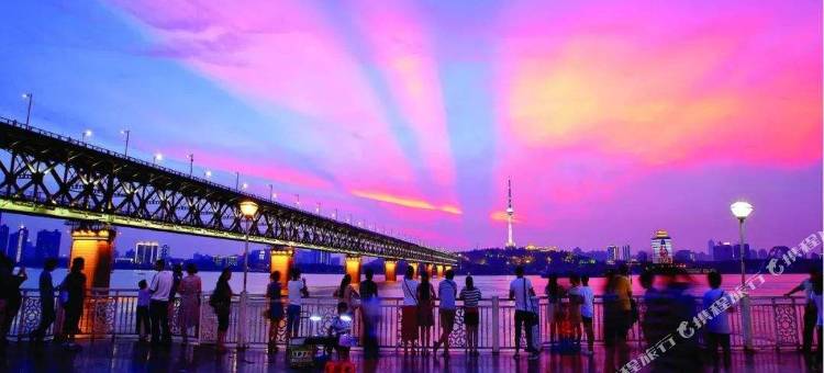 兰欧尚品酒店(武汉武胜路凯德广场地铁站店)图片