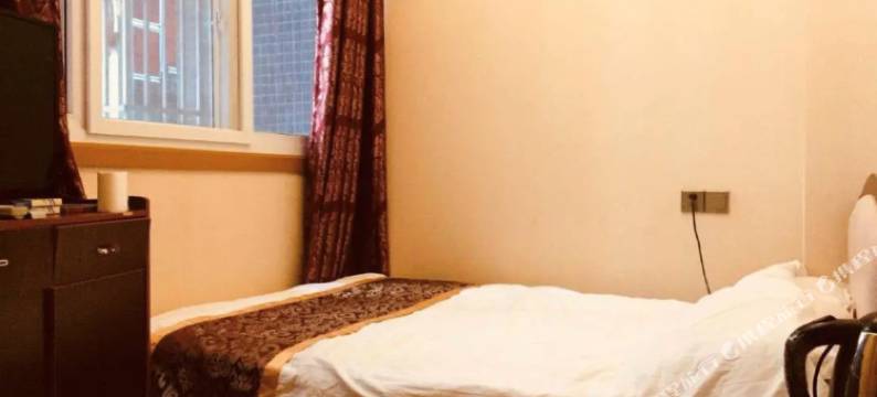 泸定俊豪酒店图片