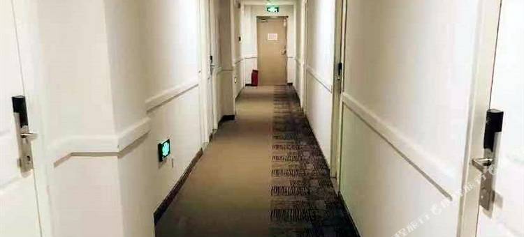 亿金轻居酒店(龙之梦骨科医院店)图片