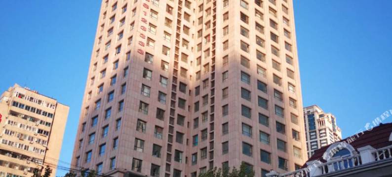 普照假日酒店(大连火车站中山广场店)图片