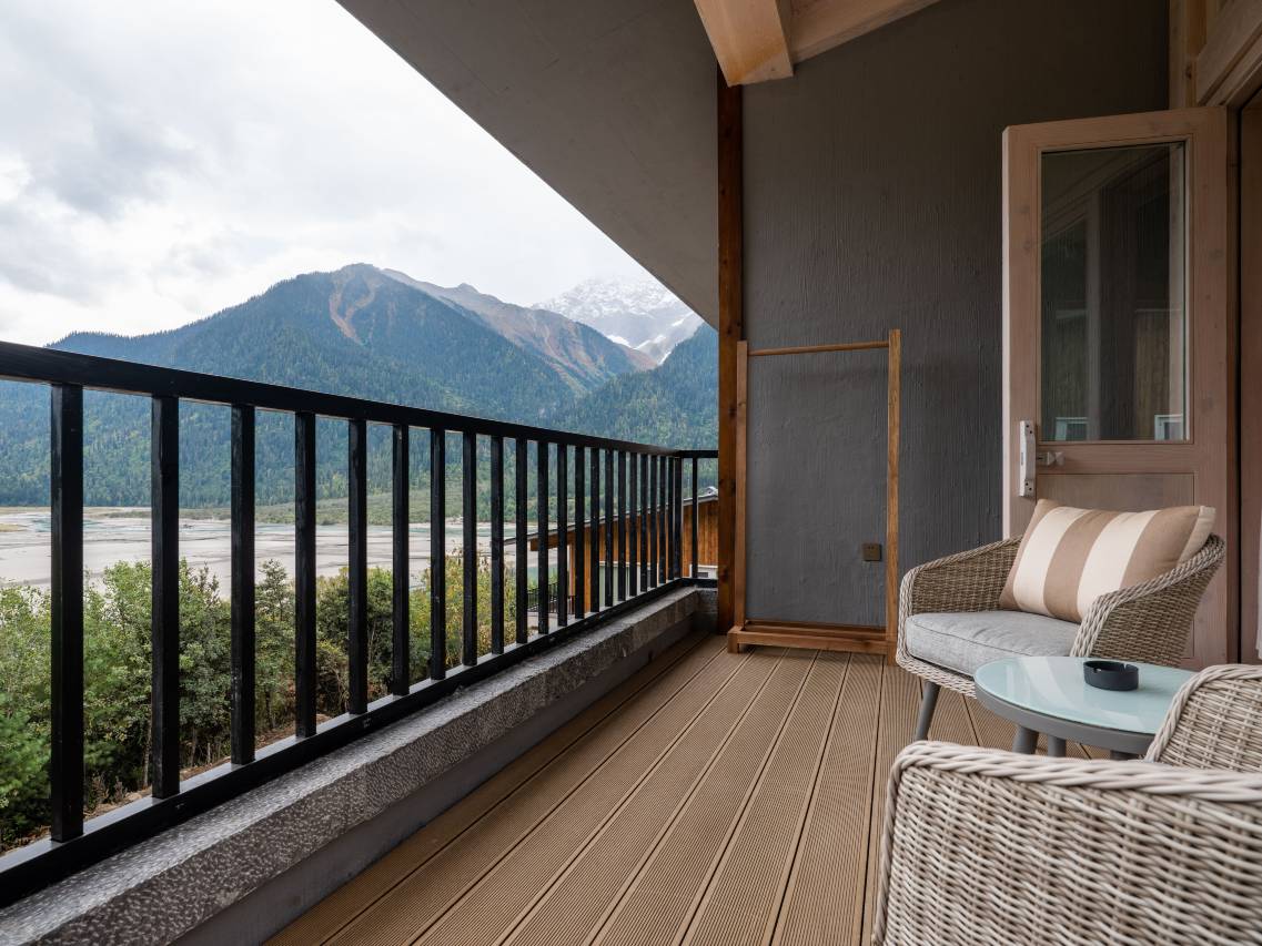 波密松赞林卡酒店图片