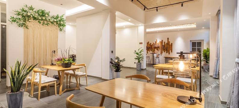 抚仙湖若见既见民宿图片